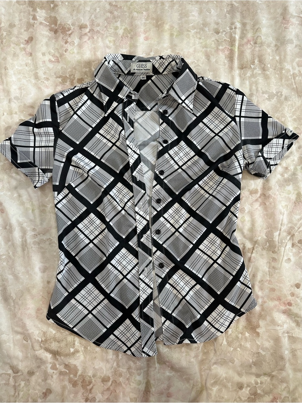 GUESS Black & White Short-Sleeve Plaid Button-Up Shirt